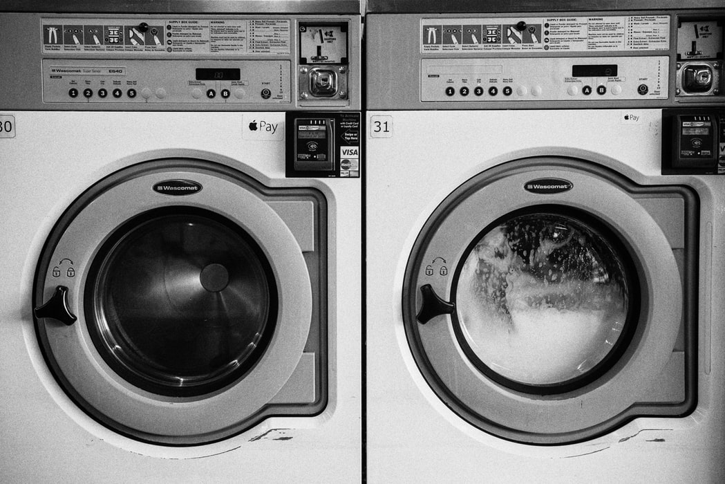 Was das Waschen von Kleidung mit Mikroplastik zu tun hat.